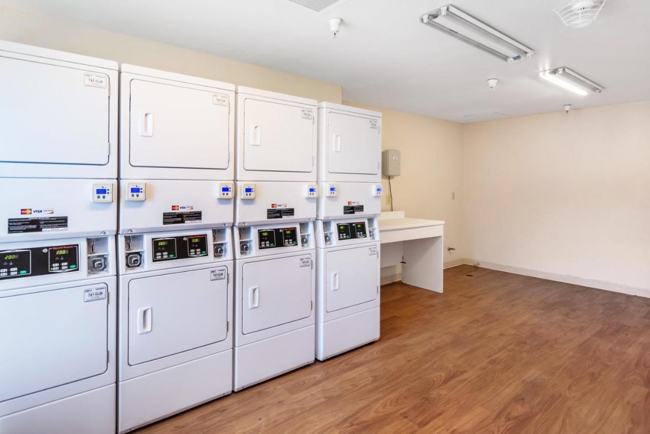 Hometowne Studios By Red Roof Colorado Springs - Airport Extérieur photo