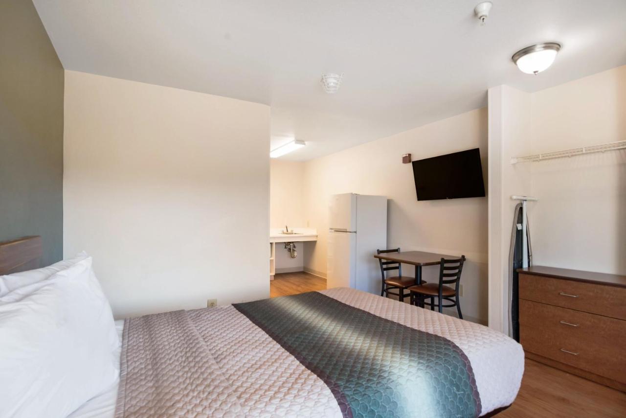 Hometowne Studios By Red Roof Colorado Springs - Airport Extérieur photo
