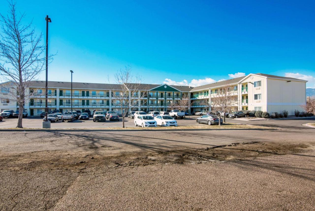 Hometowne Studios By Red Roof Colorado Springs - Airport Extérieur photo
