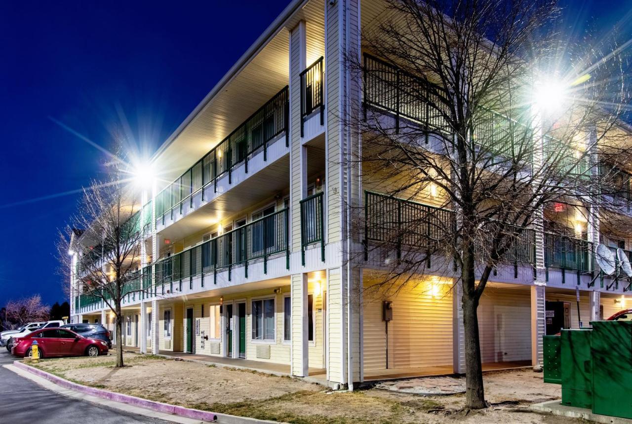 Hometowne Studios By Red Roof Colorado Springs - Airport Extérieur photo