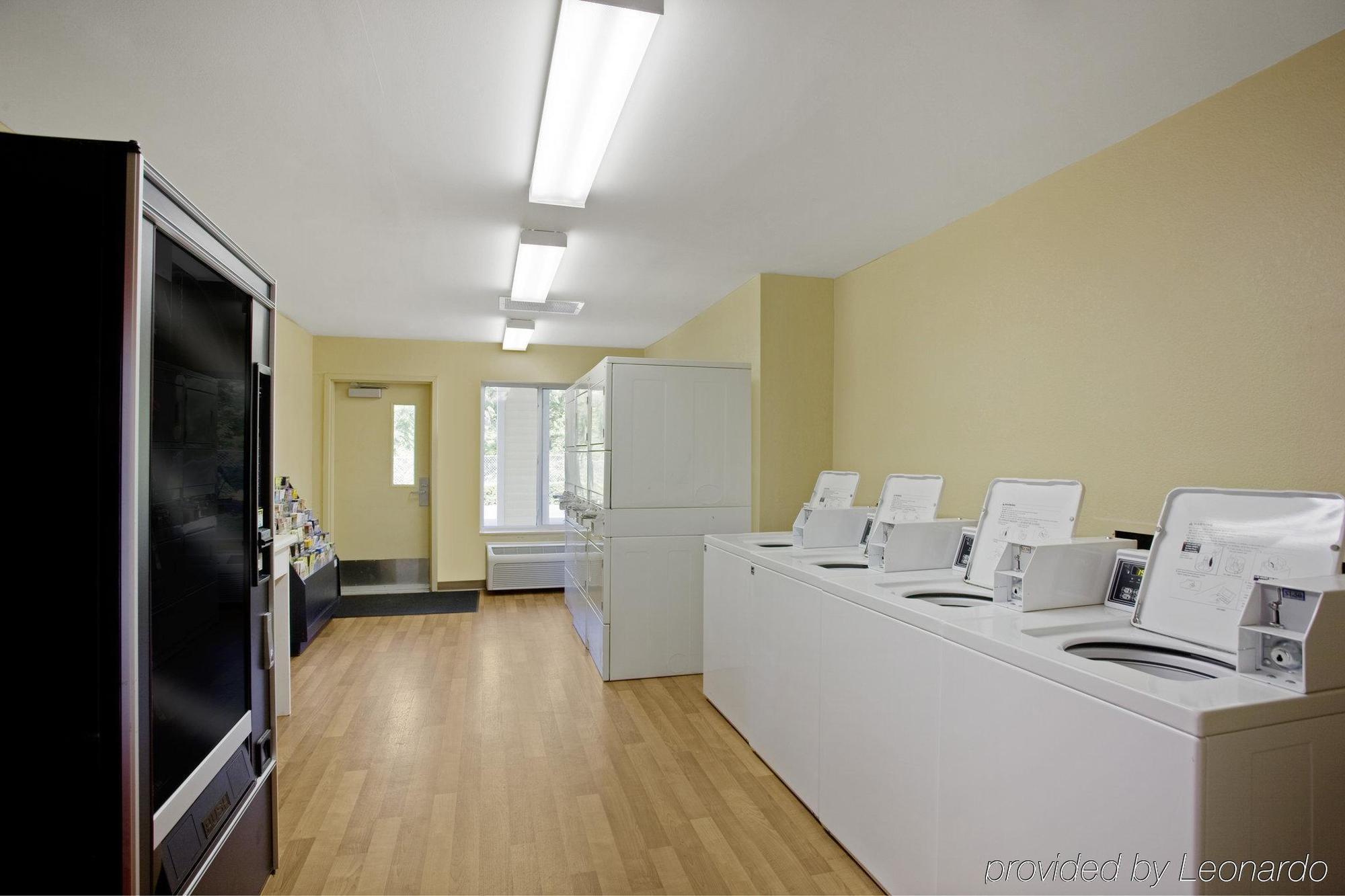 Hometowne Studios By Red Roof Colorado Springs - Airport Extérieur photo