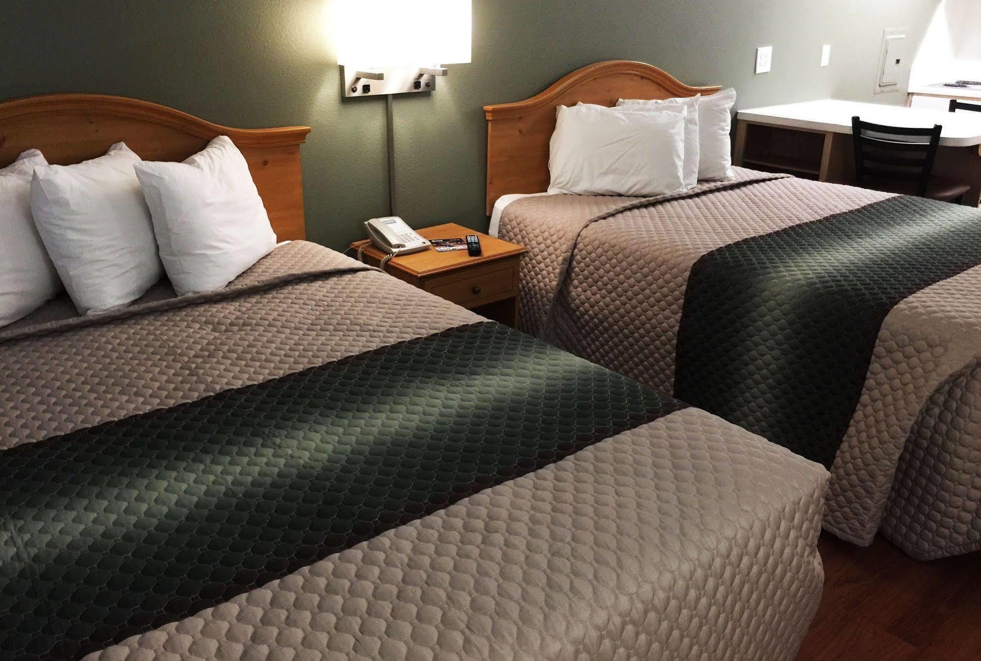 Hometowne Studios By Red Roof Colorado Springs - Airport Extérieur photo