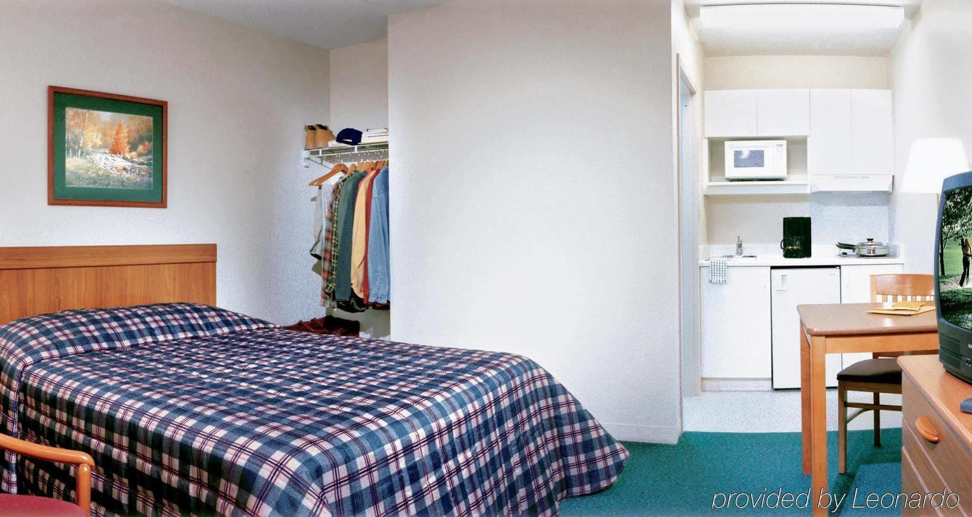 Hometowne Studios By Red Roof Colorado Springs - Airport Chambre photo