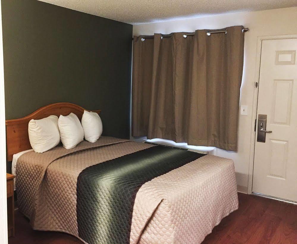 Hometowne Studios By Red Roof Colorado Springs - Airport Extérieur photo